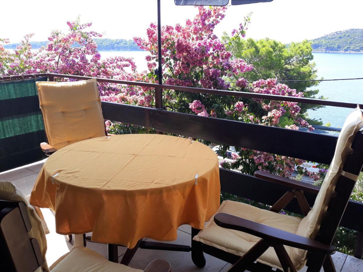 Apartman Ena By The Sea Prizba Eksteriør billede
