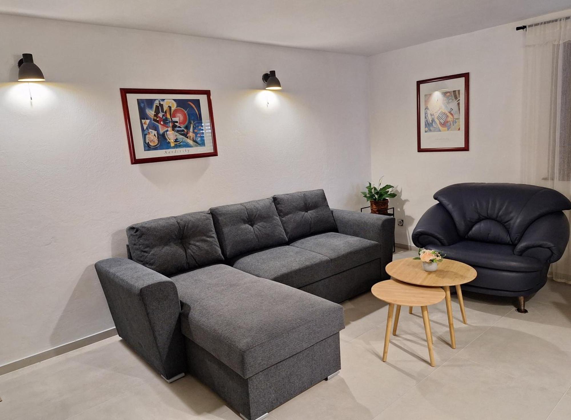 Apartman Ena By The Sea Prizba Eksteriør billede