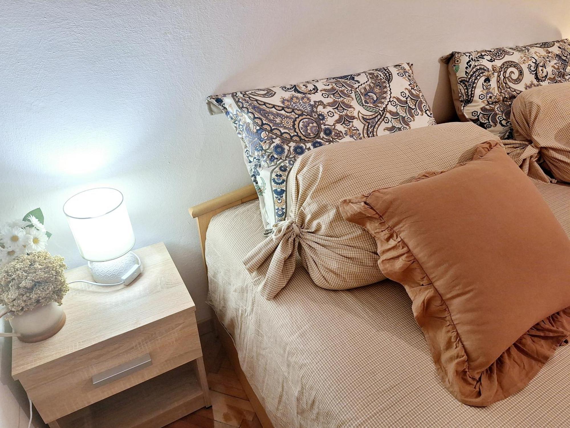 Apartman Ena By The Sea Prizba Eksteriør billede