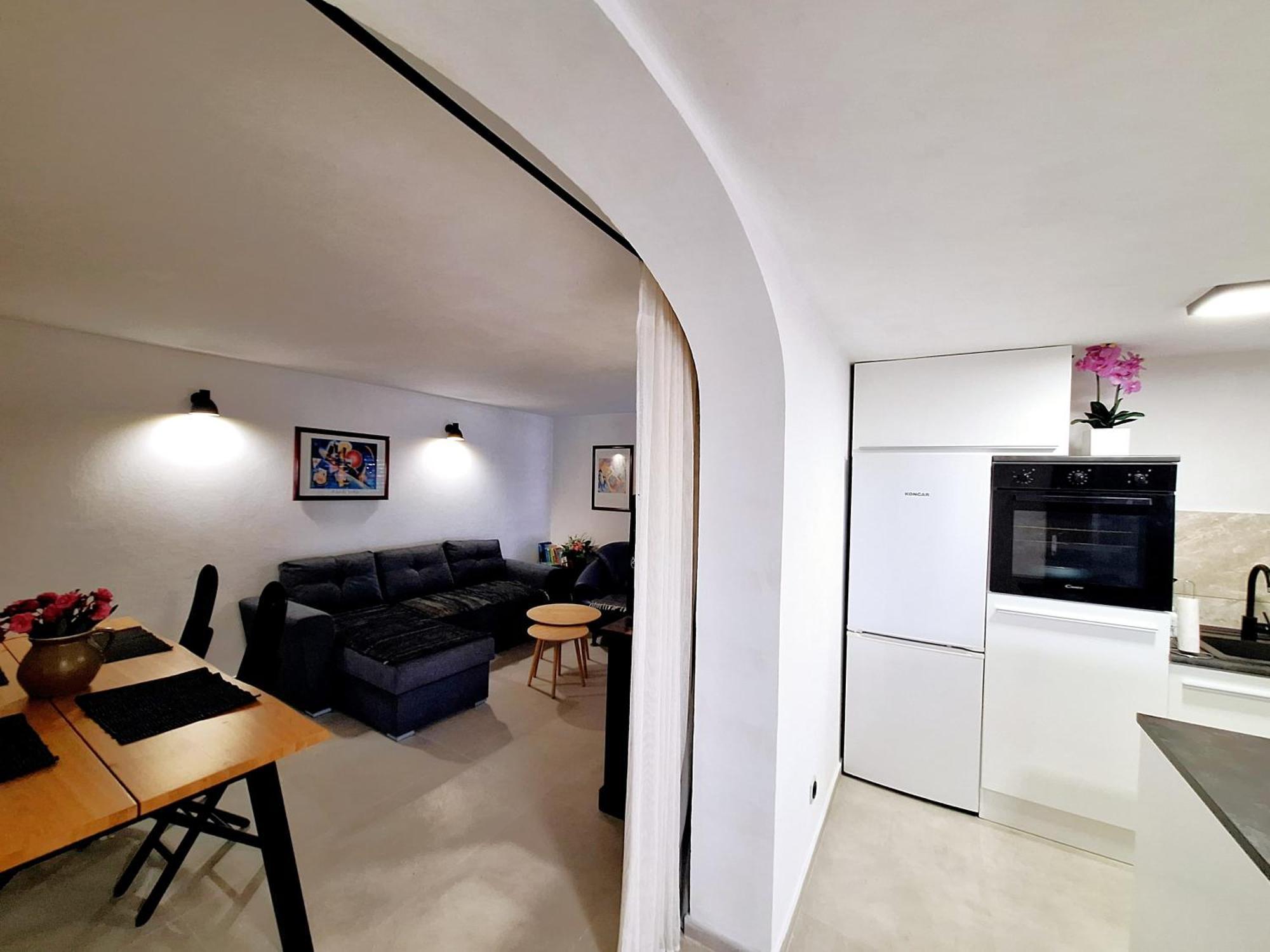 Apartman Ena By The Sea Prizba Eksteriør billede
