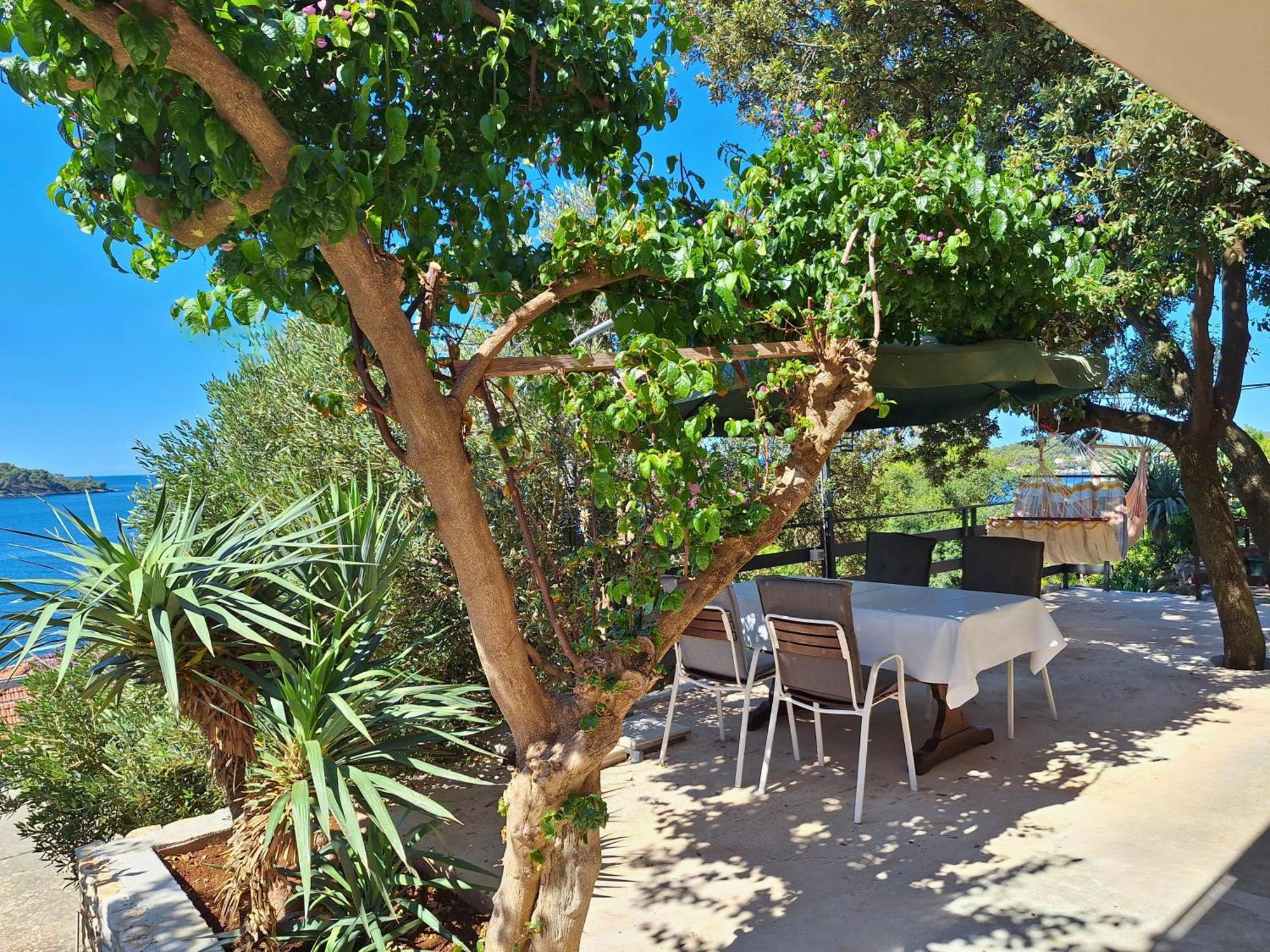 Apartman Ena By The Sea Prizba Eksteriør billede